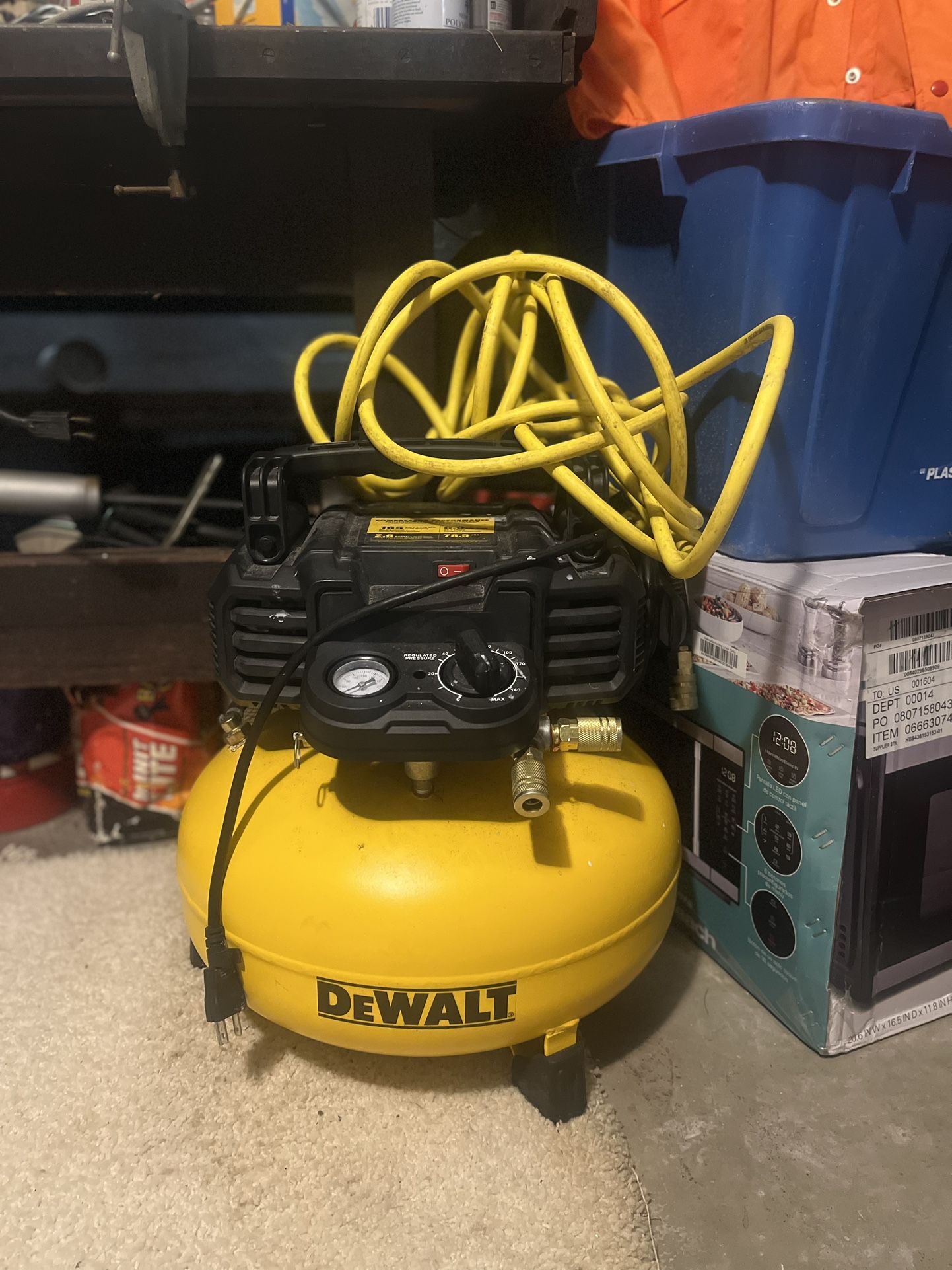 Dewalt 6 Gallon 165 Psi Air Compressor