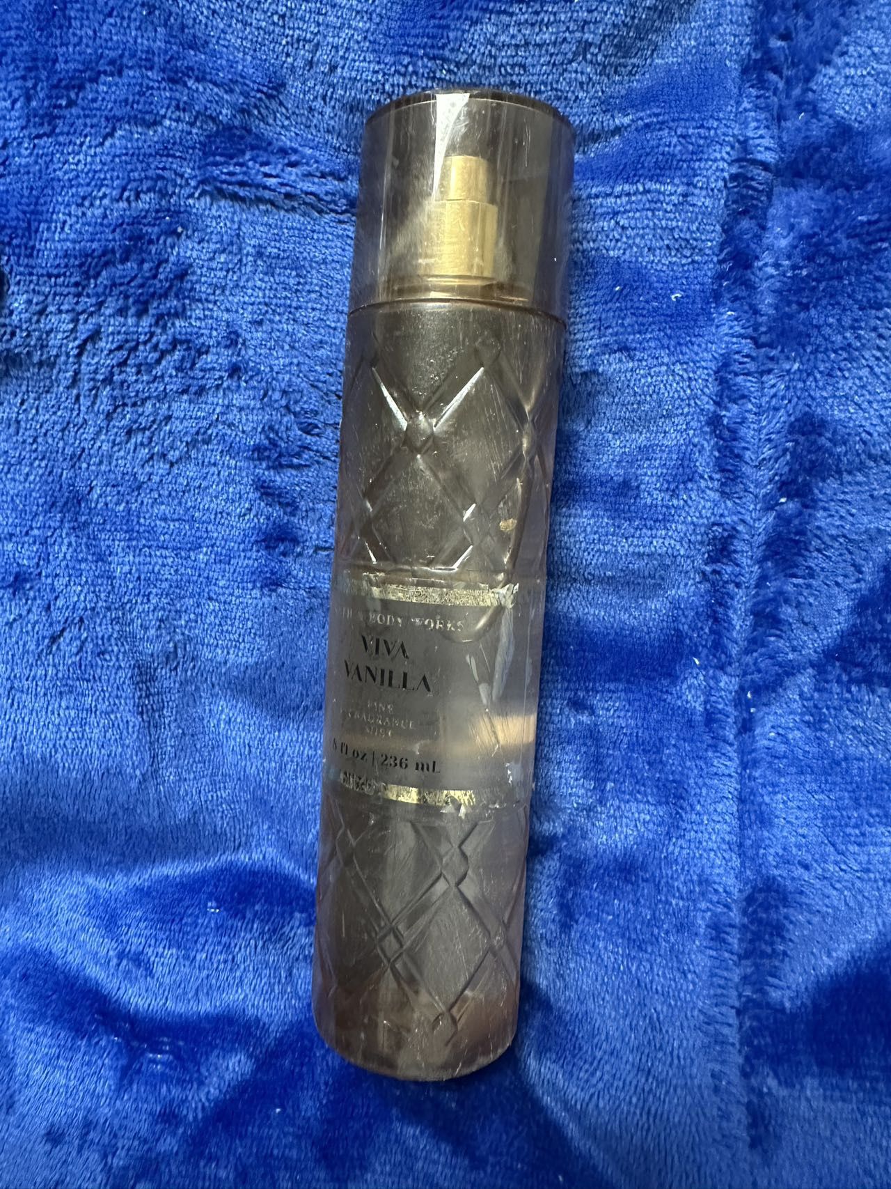 Bath & body works fragrance mist, imperfect packaging, new: 