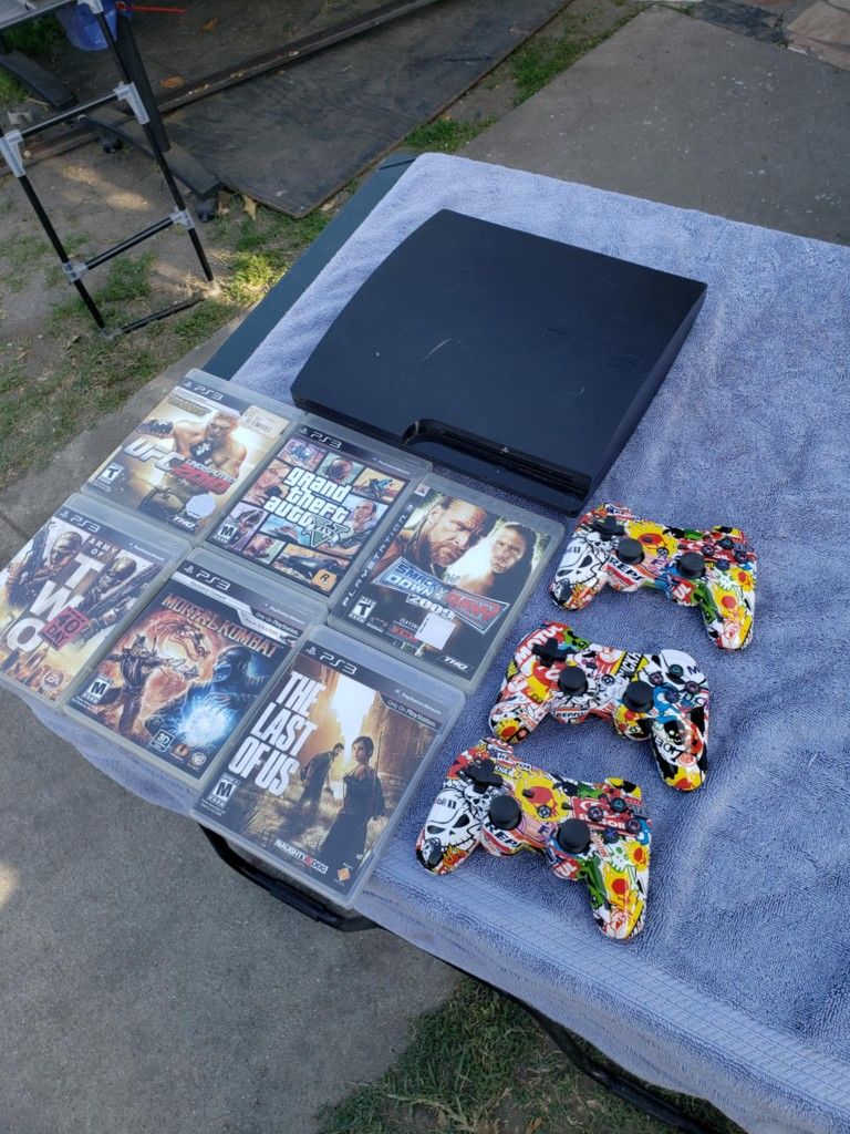 6 Games of choose, 3 Brand New controllers. Jailbreak Playstation 3 Slim 5000gb, PS3 With app you can download games or play disc Games any 6. $275!