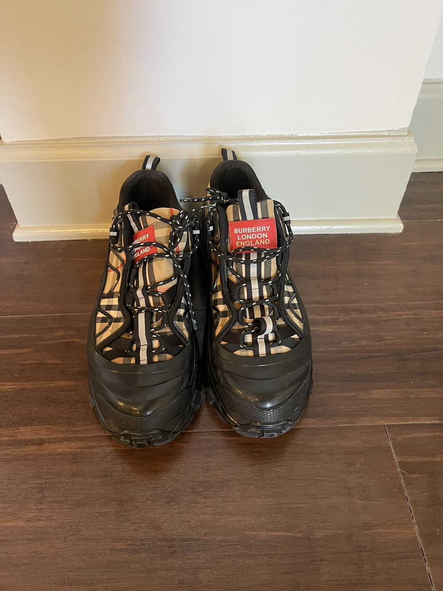 Burberry Sneakers (Barely Worn) Size 43 Or 9.5