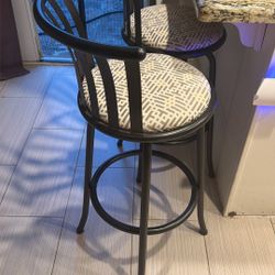 2 Bar Stools 