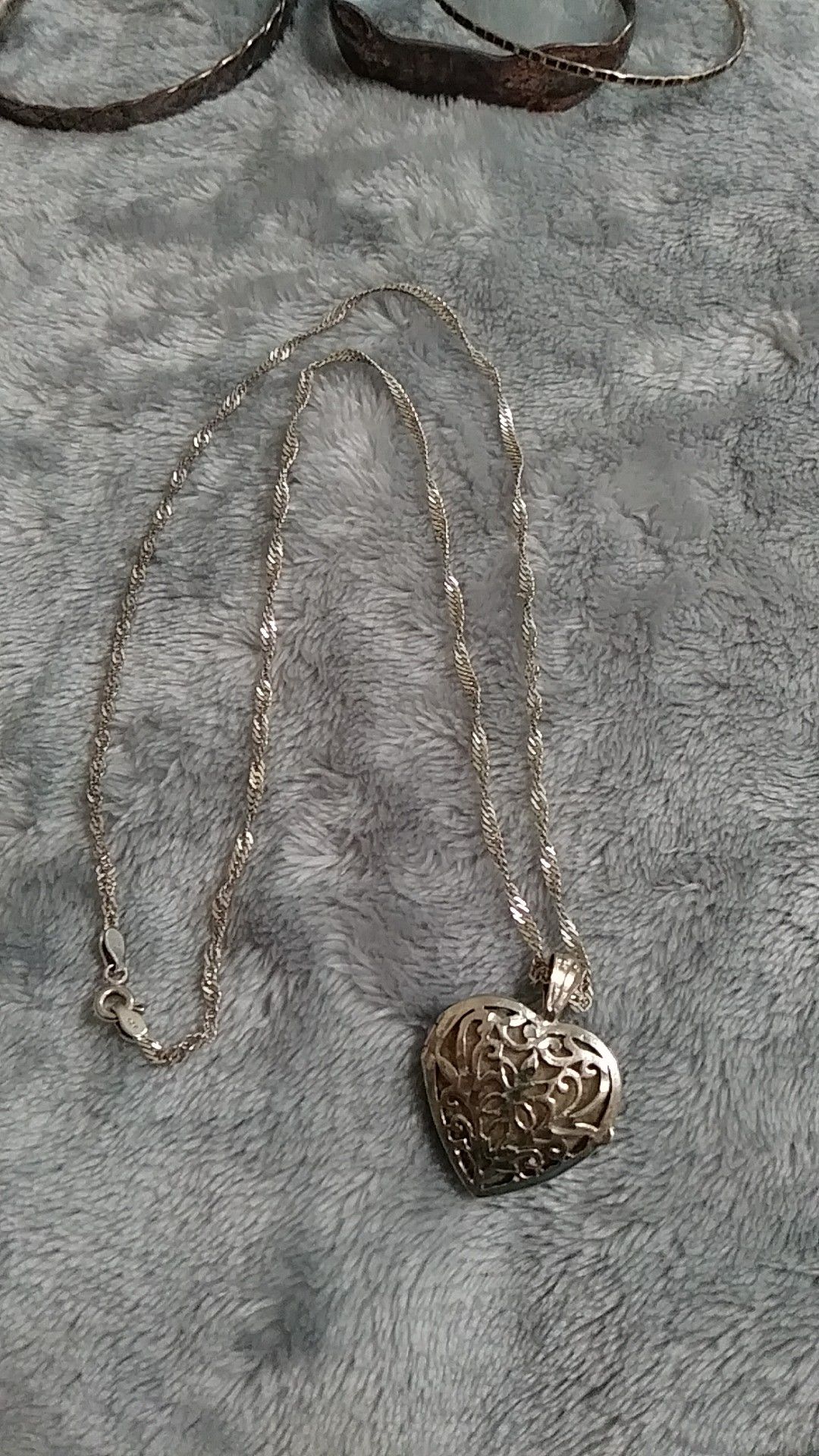 Heart necklace locket