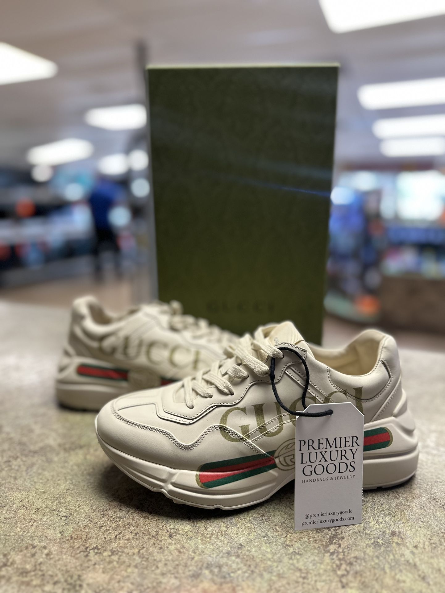 Gucci Shoes Size 8.5 authentic