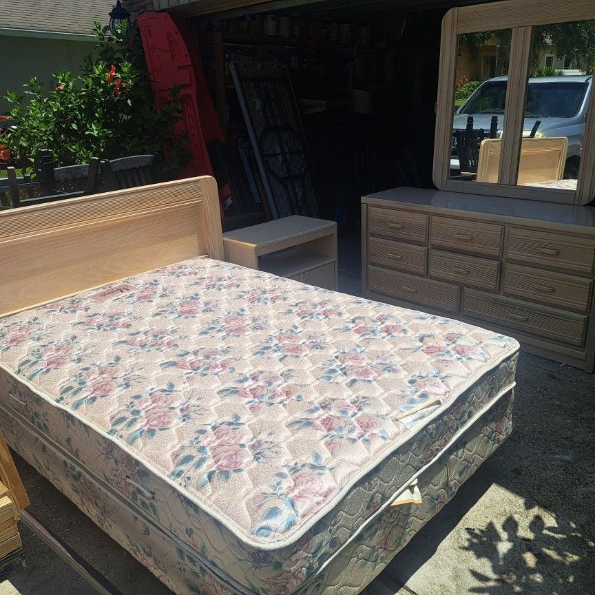 Full size complete bedroom set
