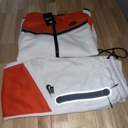 Last day of the sale hmu everything must go Today is everything must go Sunday hmu sales all day 🔥✅✅💯😎  Nike suits $50 Cartier frames $50 Gucci fra