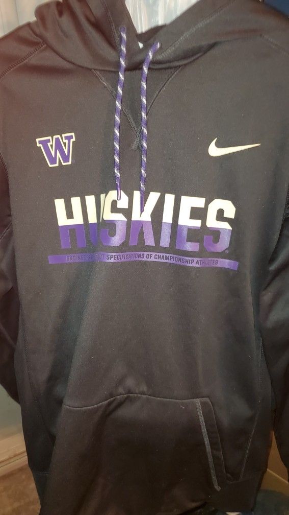 Lot Of 9 Hoodie And Sweater Size Xxl-small Great Condition All For $130