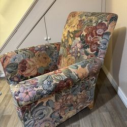 Free single Seat Couch - -*Missing Cushion*