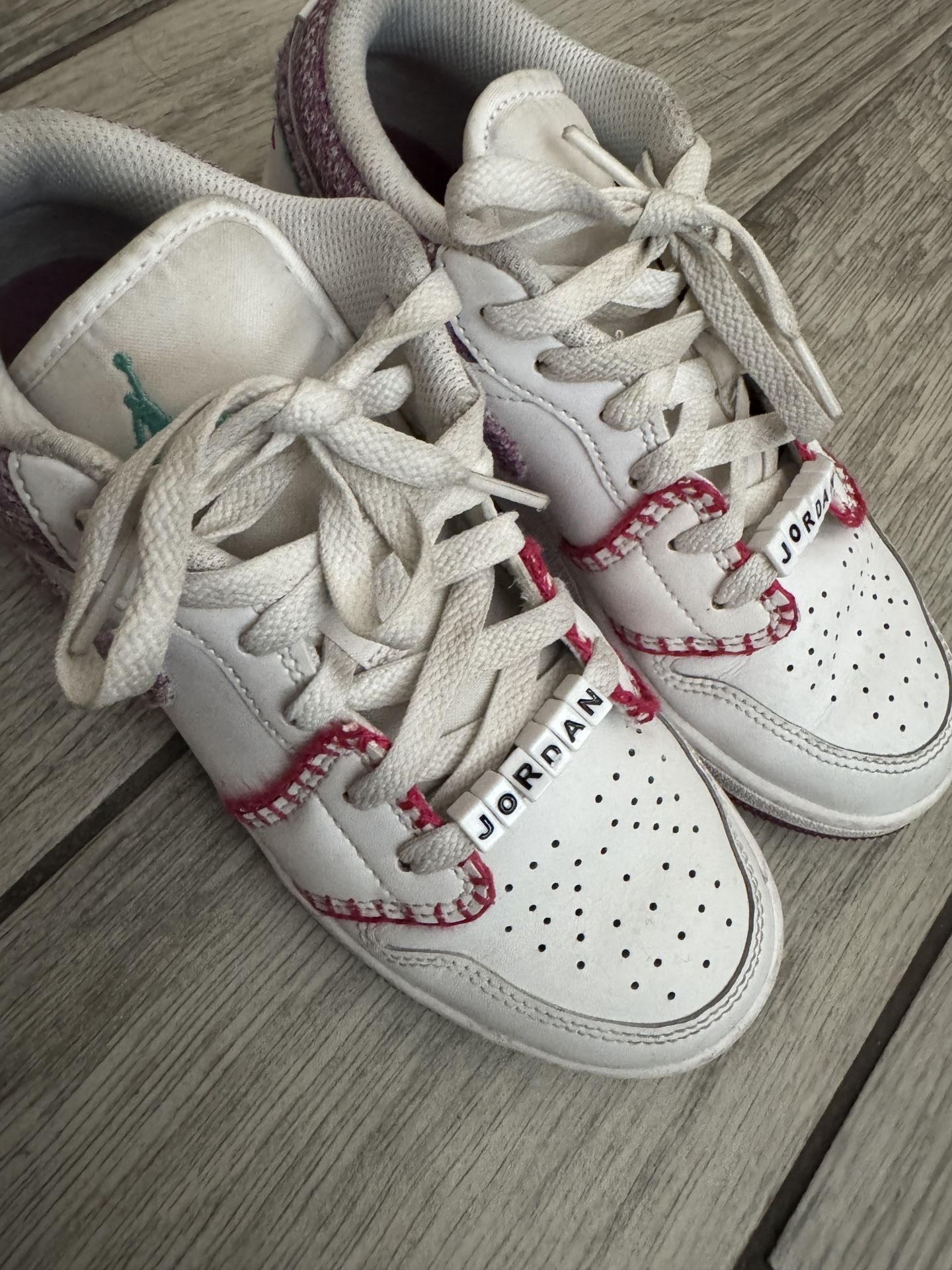 Used Shoes Female , Size 4.5