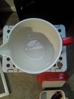 Le Creuset mixing bowl