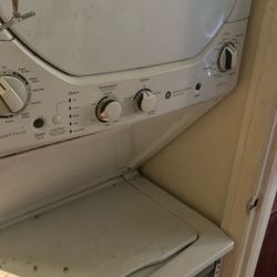Washer/Dryer Combination made By Kenmore 