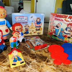 REDUCED 10pc. Vintage Raggedy Ann & Andy Toy Set