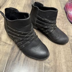 Girls Black Angle Boots - Size 1Y