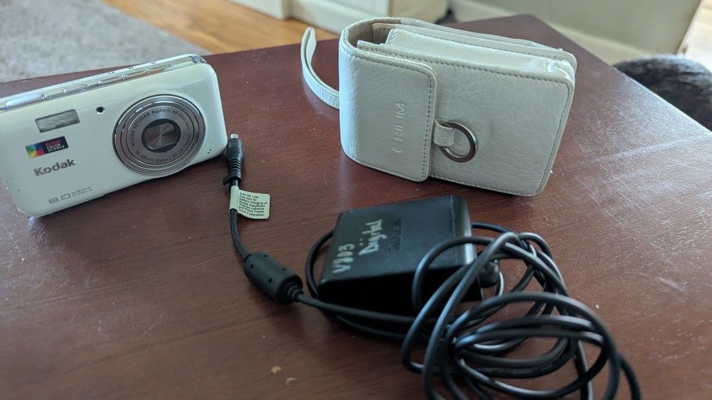 Kodak V803 Digital Point And Shoot Camera