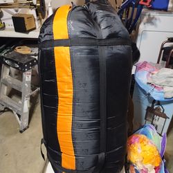 Sleeping bag for two people with dual zip