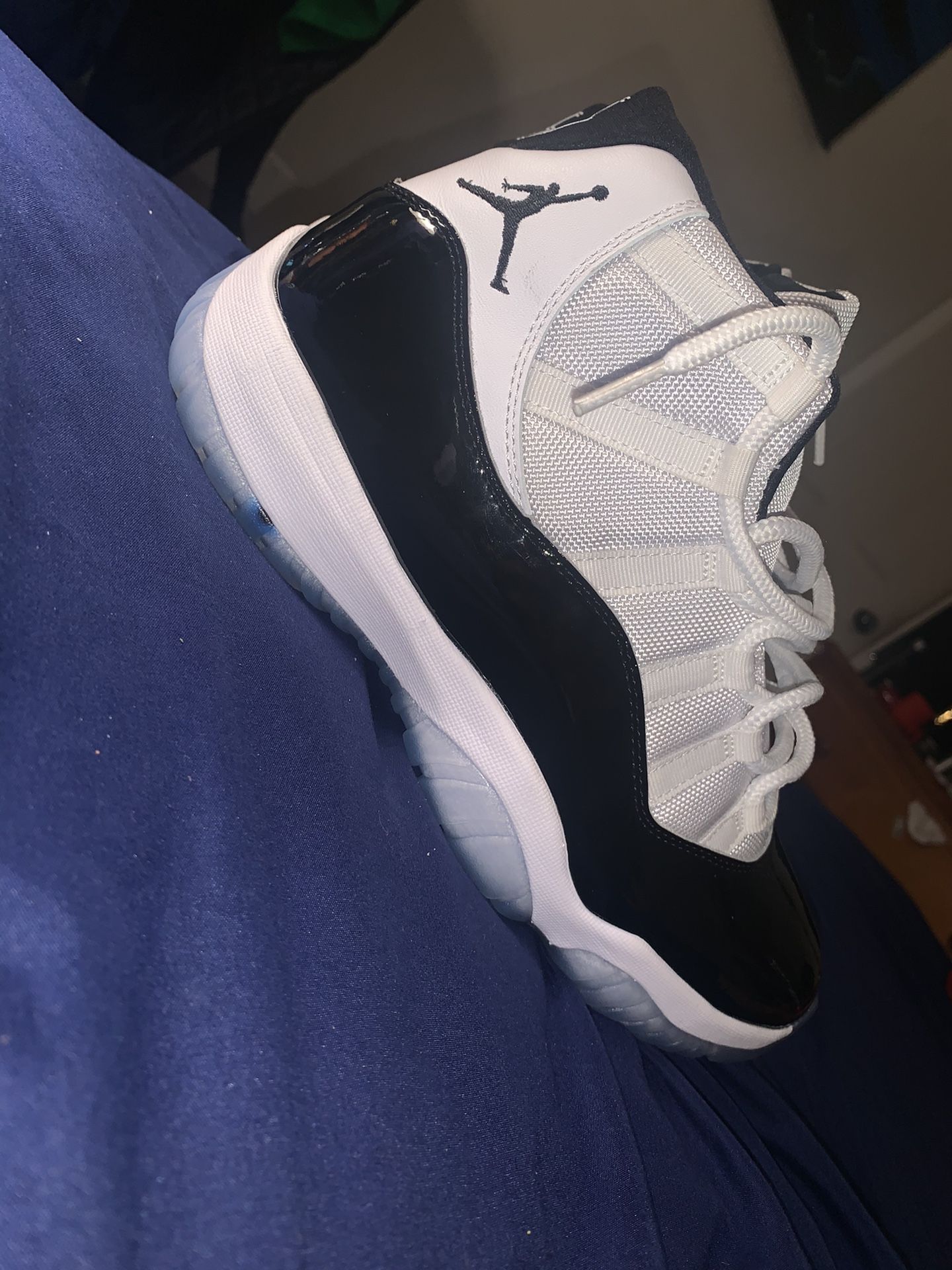 Jordan 11 concord. Size 11 VNDS