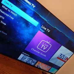 Smart Hisense Roku Flat-screen TV 58INCH