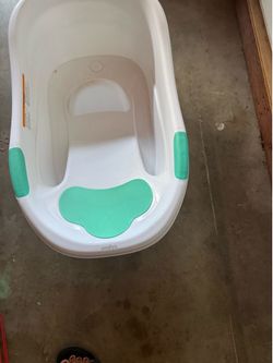 Baby bath tub