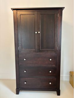 Maple Wood Bedroom Set