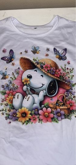 Girl’s snoopy shirt