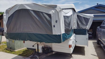 Camping  pop up.