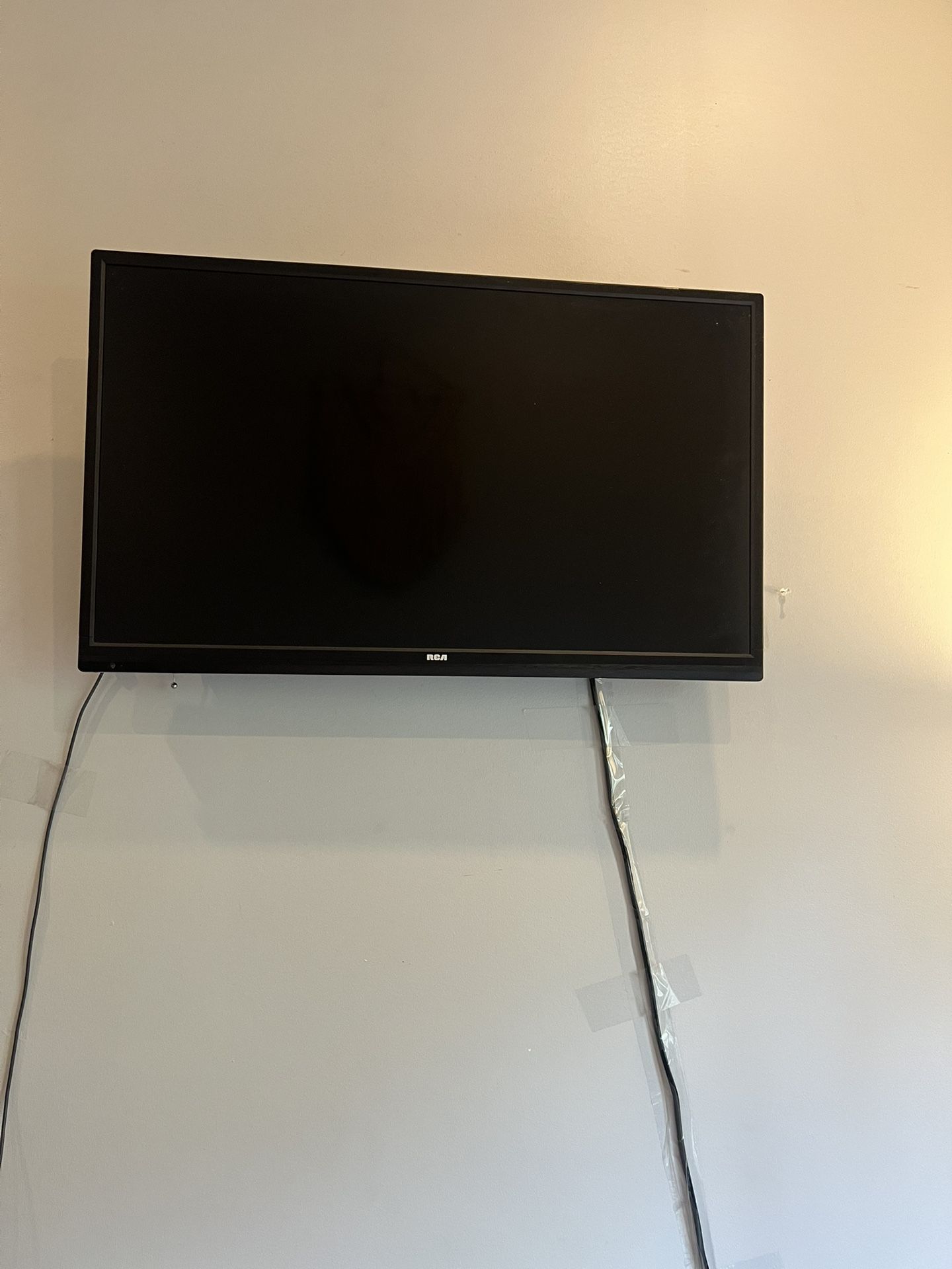 30” Flat Screen tv