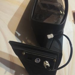 2013 Honda CRV driver side mirror looking mirror