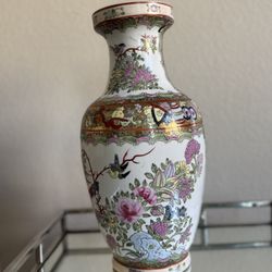 Decorative Porcelain Vase – Floral / Chinoiserie Style