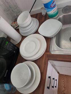 White Ceramic Dinnerware – Plates and Bowls