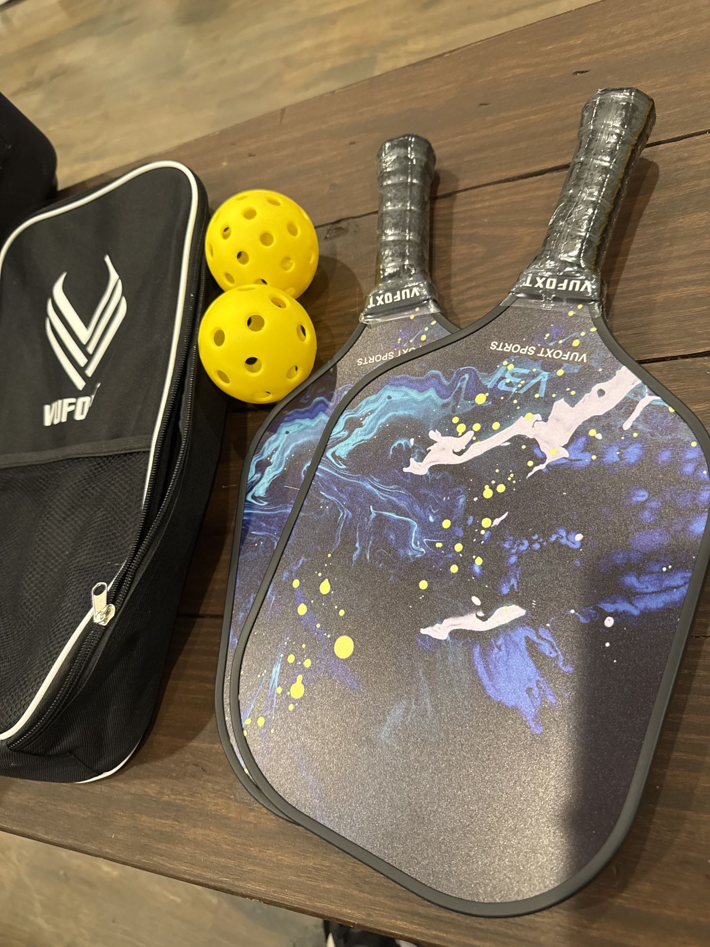 NEW Vufox Pickleball Paddles Set of 2 with Balls and Bag