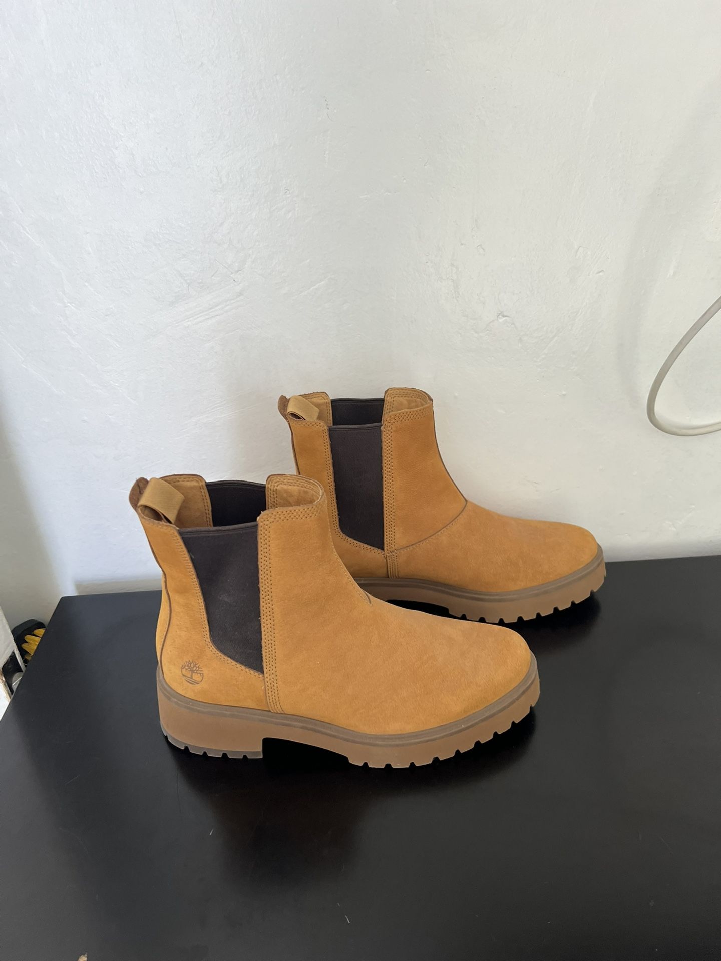 Women’s Timberland Boots Size 8.5