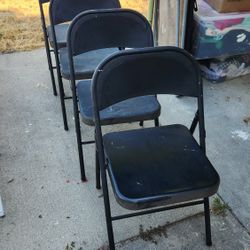 4 Blk Metal Folding Chairs 