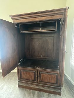 Wood Hutch