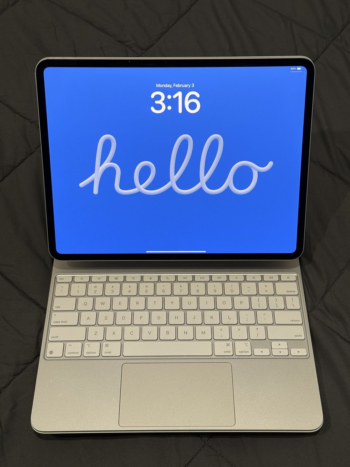 M4 iPad Pro 13” Silver + Magic Keyboard 13” Silver