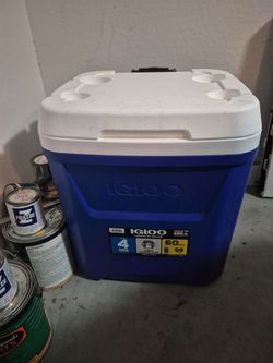 Igloo rolling cooler