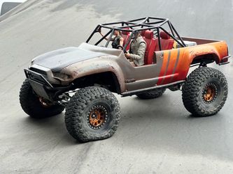 Custom RC Scale Crawler Truck with Roll Cage