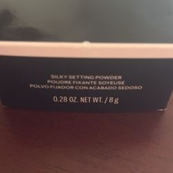 Mary Kay Silky Setting Powder