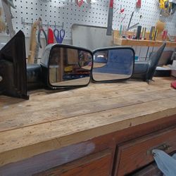 2006 Dodge 3500 side mirrors.