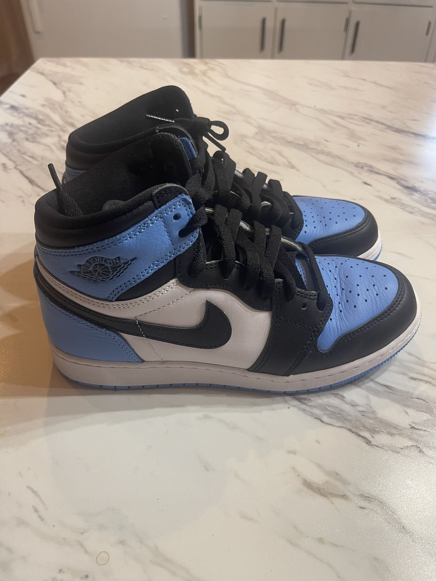 Jordan 1 High Unc