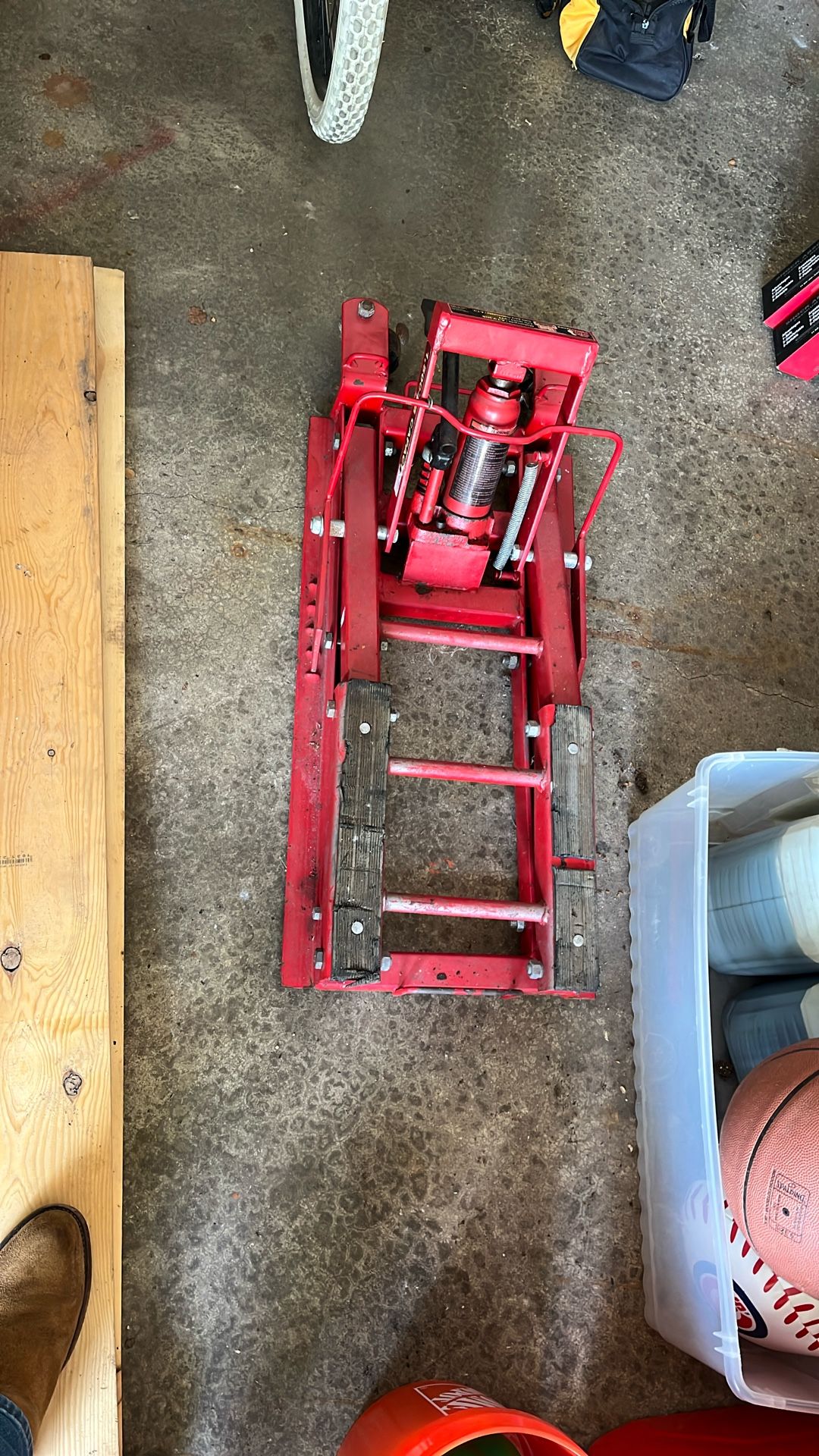 Motorcycle lift