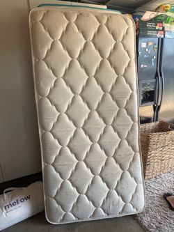 Twin mattress