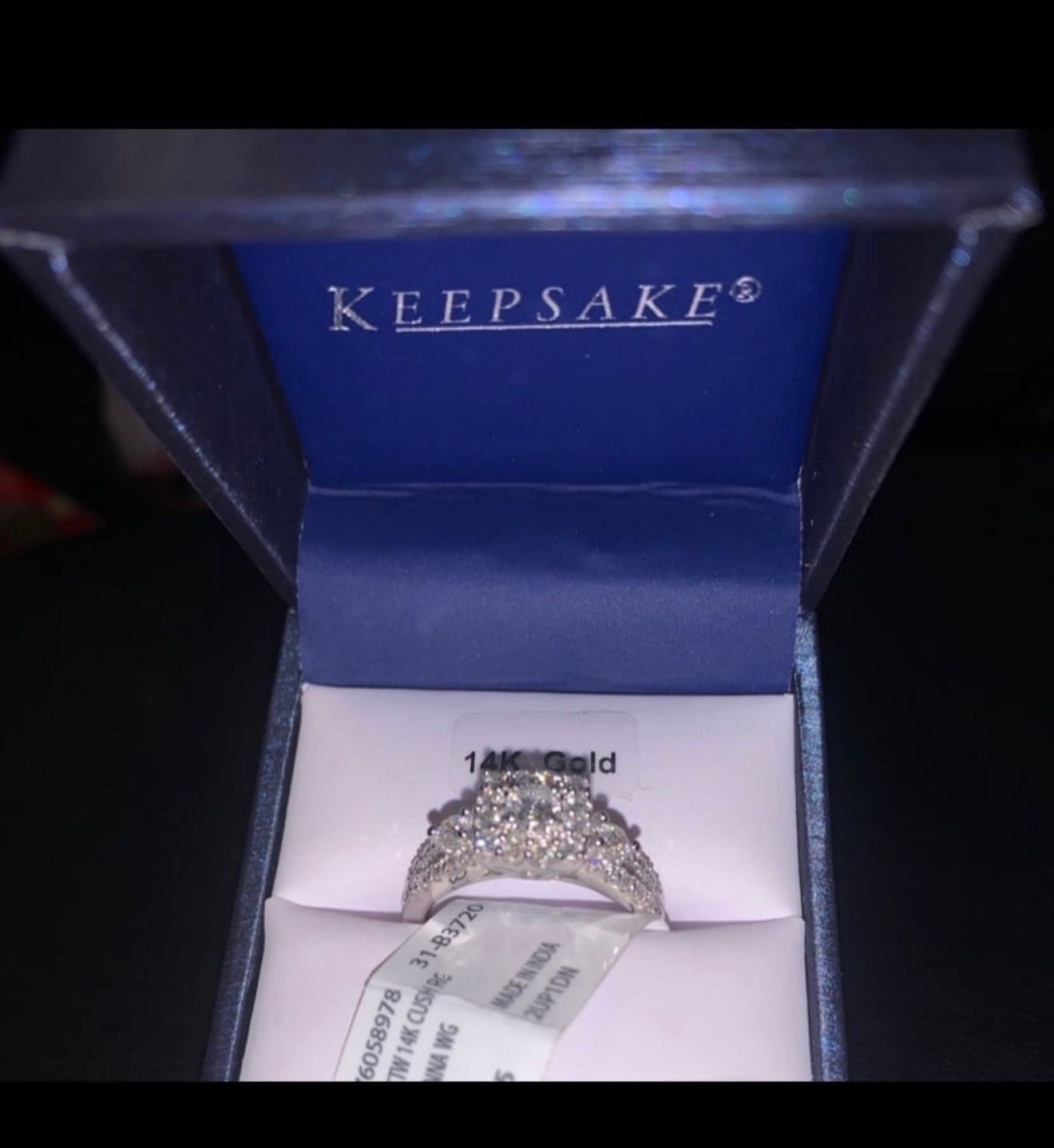 14kt White Gold And Diamond Ring
