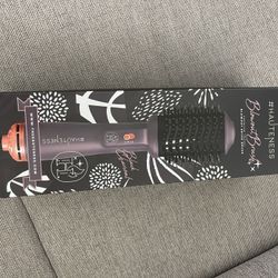 Brand New Hauteness Brush 