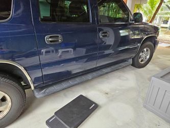 OEM SUBURBAN RUNNING BOARDS SET