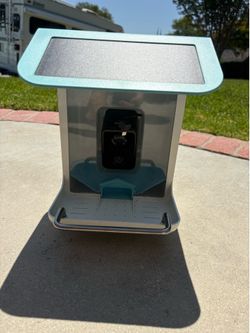 Sharper Image Bird Feeder With Camera