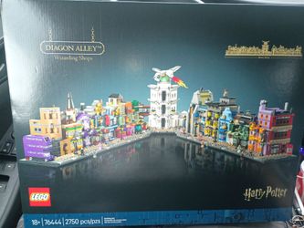 Harry Potter - "Diagon Alley" 2750 piece Lego Set **Un-Opened**