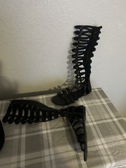 woman’s gladiator sandals size 8.5
