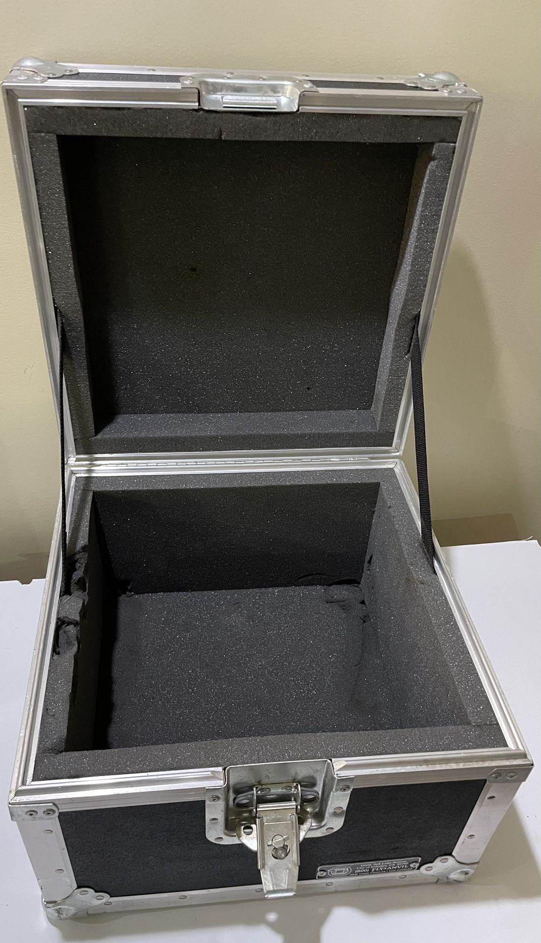 Heavy Duty Anvil Foam Insulated Utility Case 17.5" x 17" x 13.25"