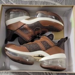 NEW Michael Kors Sneakers