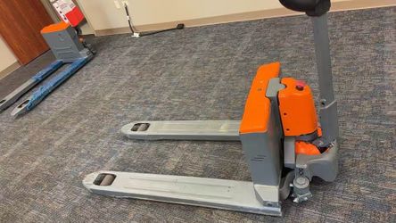 Electric Pallet Jack | 3300lbs 48inx27in | T-1037