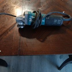 Makita Wheel Size Grinder 4 1/2